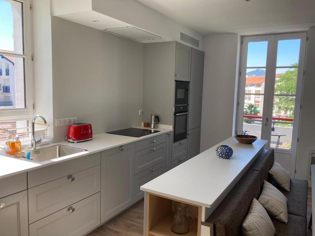 Superbe Appartement T3 Au Centre Plage .Parking Hendaye Buitenkant foto