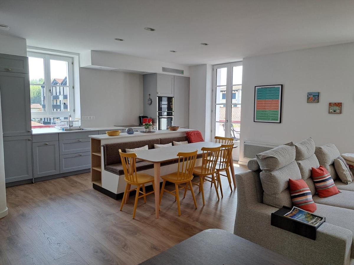 Superbe Appartement T3 Au Centre Plage .Parking Hendaye Buitenkant foto